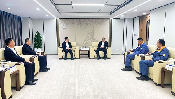 岳文彥一行拜會(huì)中國(guó)寶武集團(tuán)黨委常委，寶鋼股份黨委書記、董事長(zhǎng)鄒繼新